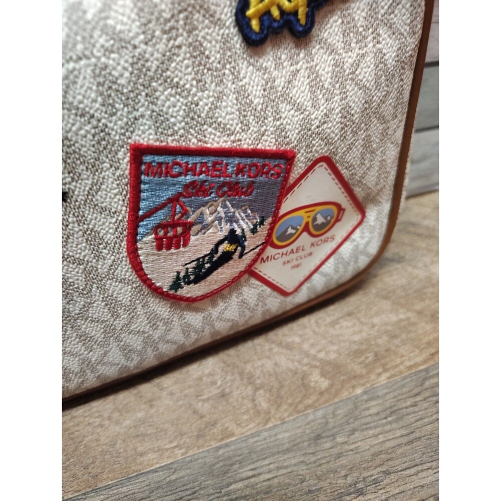 Aspen Jet Set Michael Kors Crossbody Purse - Picture 4 of 15